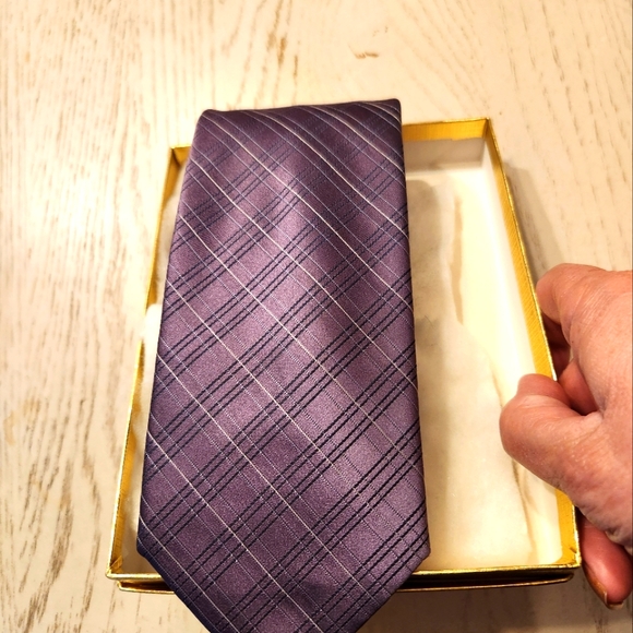 Calvin Klein Tie Silk Never Worn - Picture 3 of 6